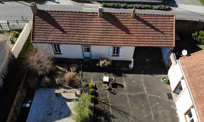 gîte et chambres d'hôtes - Propriete 220 m2 VENDEE composée de  2 maisons dont un gite 70m2