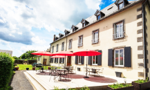 Superbe Gite de groupe 49 personnes, chambres, en Auvergne, Puy de Dôme