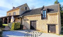 Belle maison Périgourdine en pierre avec piscine.