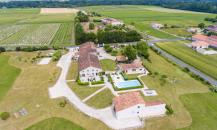 domaine de 5 gites, 2 appartements et 5 chambres d'hôtes