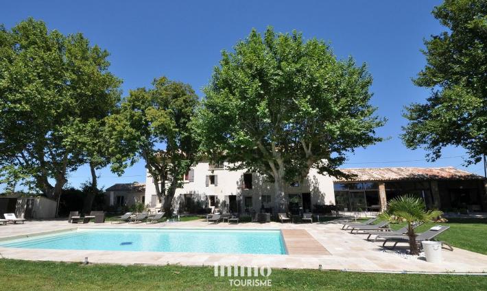 gîte et chambres d'hôtes - Mas provençal avec hébergements touristique