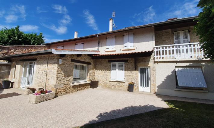gîte et chambres d'hôtes - Chambres d'hôtes dans un village authentique du Nord Isère