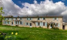 PROPRIÉTÉ SAINTONGEAISE, 3 LOGEMENTS,  PISCINE, DÉPENDANCES, 2 HECTARES