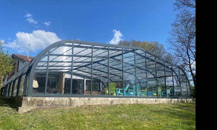 gîte - Gîte de grande capacité avec une piscine couverte accessible toute l'année