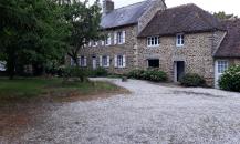 Prieuré avec piscine  pour gîte et chambres d'hôtes