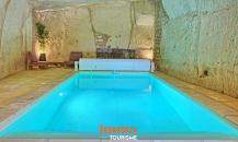 Maison d’hôtes ou gîte avec piscine troglodyte
