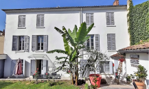 Charme et rentabilité pour cette maison de Maître à 35 mn de Bordeaux