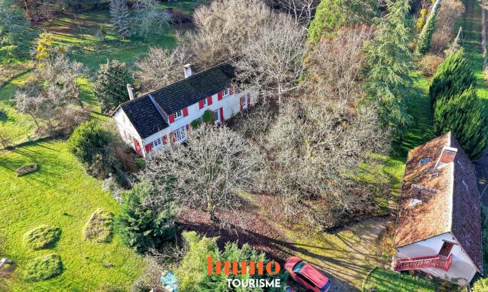 gîte et chambres d'hôtes - Ensemble immobilier avec activité touristique indépendante