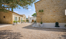 Un domaine entre garrigue et Méditerranée avec Gites - Maisons d'hôtes