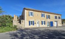 Ancienne maison vigneronne avec piscine intérieure chauffée