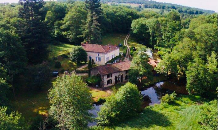 gîte et chambres d'hôtes - Propriété rare de 6 ha avec rivière, en Dordogne