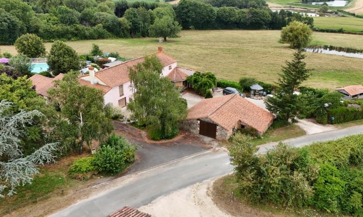 chambres d'hôtes - Maison d'hôtes en Sud Vendée entre Puy du Fou et Marais Poitevin
