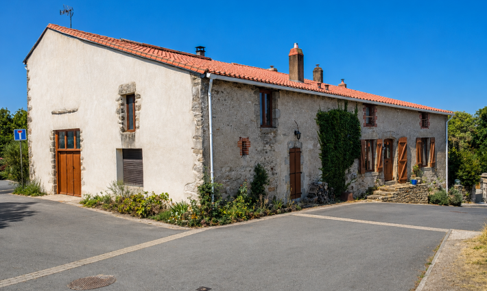 gîte et chambres d'hôtes - Maison de caractère – Bord de Sèvre – Gîte / chambres d’hôte à développer