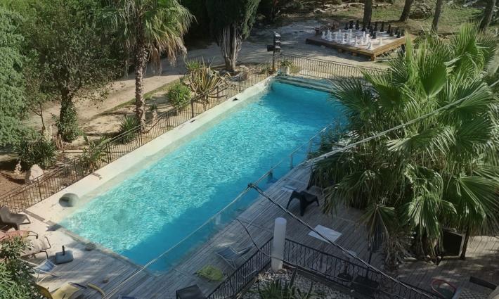 gîte - Mas avec residence principale et gite pour 20